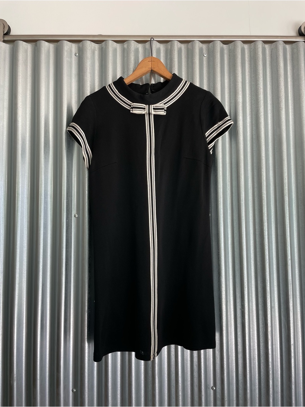 VINTAGE black Short-Sleeve Mini Shift Dress with White Trim